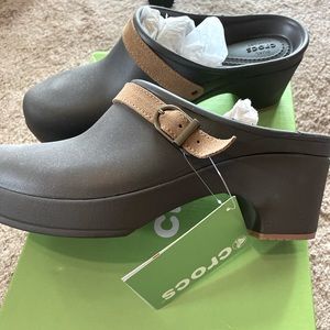 Brand New Dual Comfort Crocs Size 10